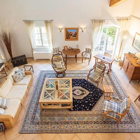 Le Tonnelier By Interhome سان تروبيه