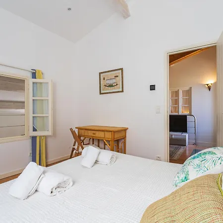 Le Tonnelier By Interhome شقة سان تروبيه